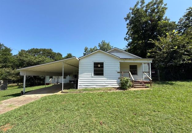 711 Dubois Street