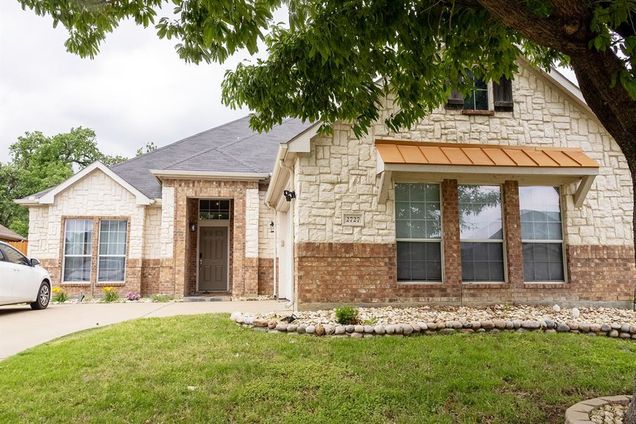 2727 Meadow Lake Drive