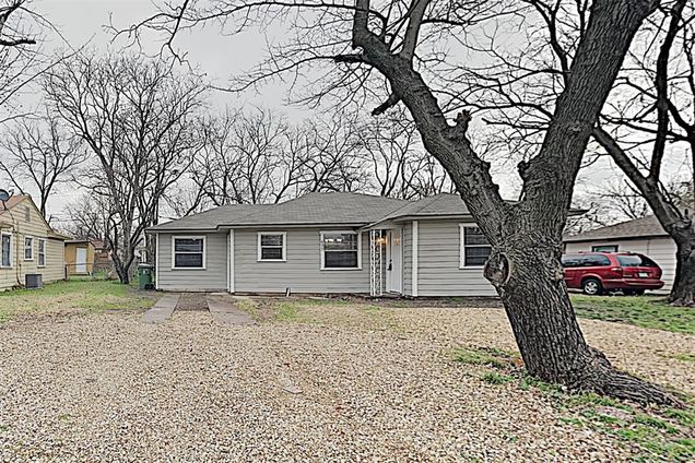 637 Cimarron Trace Grand Prairie, TX House Active - Photo 1 of 10. Opens carousel modal