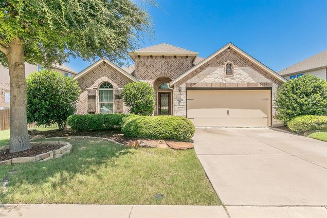 10412 Unity Drive Fort Worth, TX House Active - Photo 1 of 33. Opens carousel modal