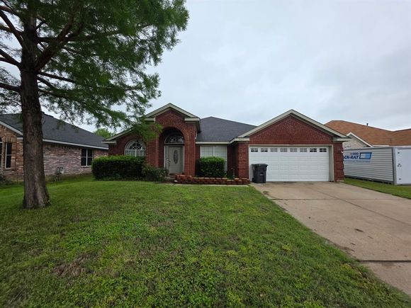 1123 Deer Valley Lane Arlington, TX House Active - Photo 1 of 2. Opens carousel modal