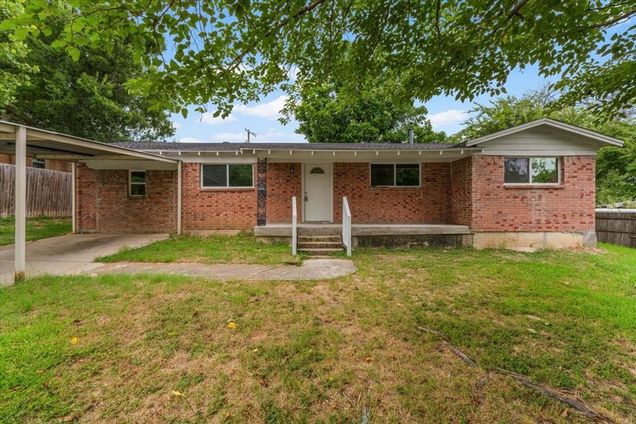 4504 Highland Lake Drive Lake Worth, TX House Active - Photo 1 of 20. Opens carousel modal