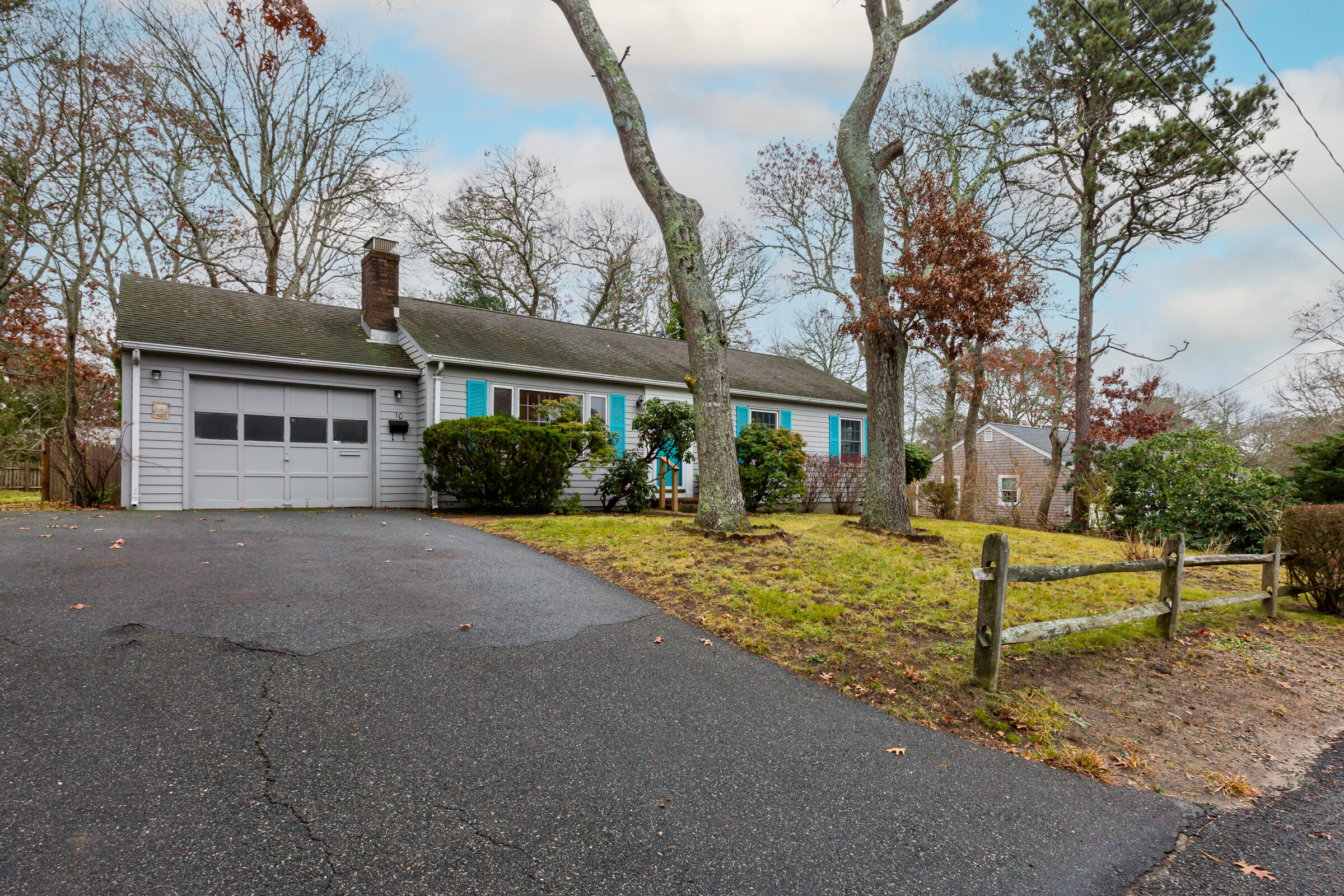 10 Aurora Ln  