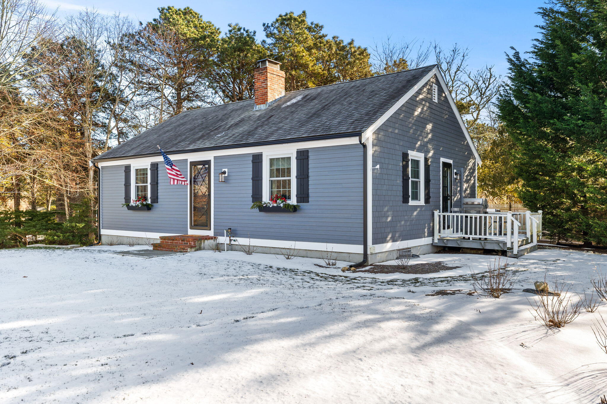 9 Mohegan Ln  
