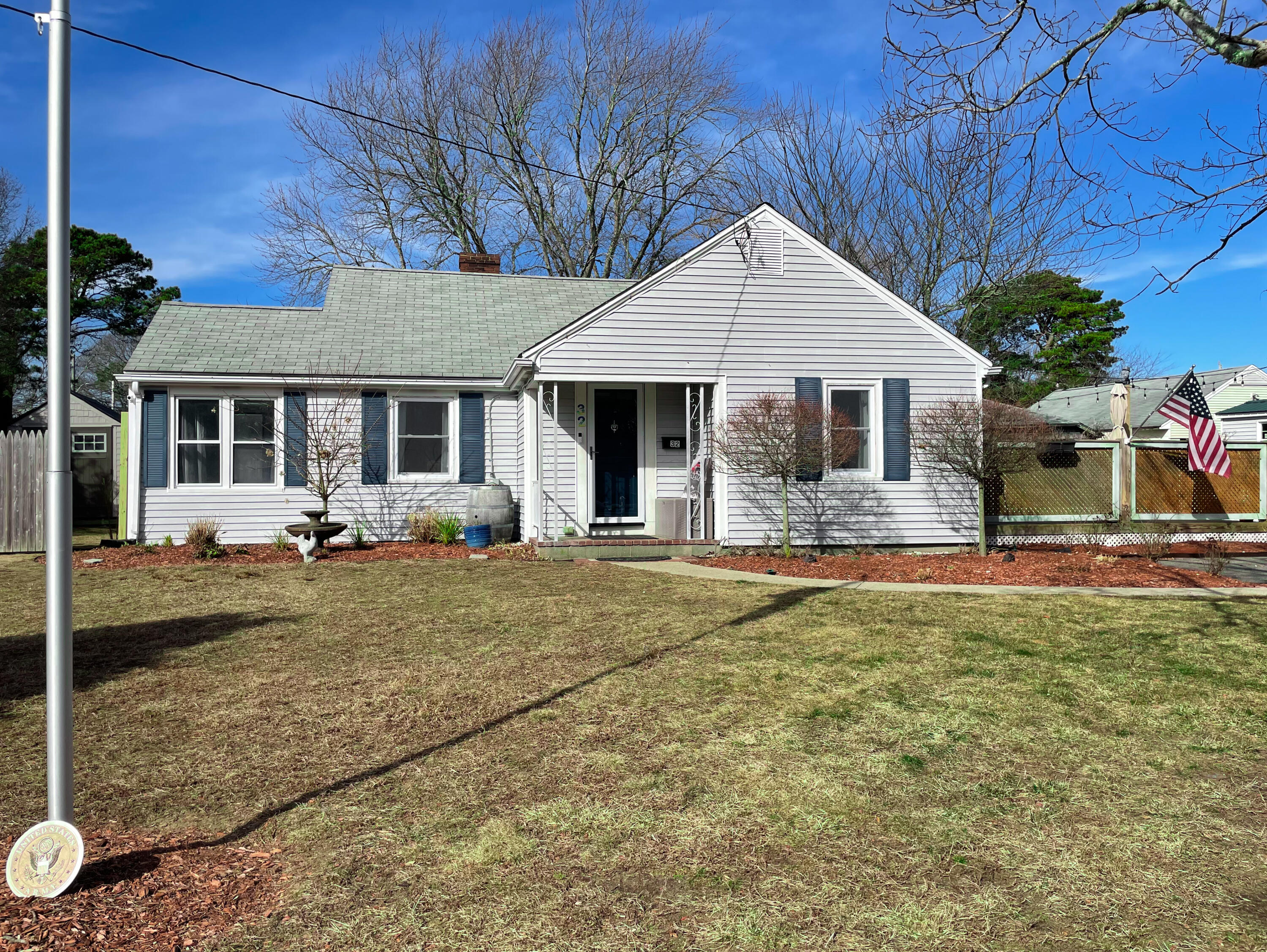 32 Powhatan Rd  