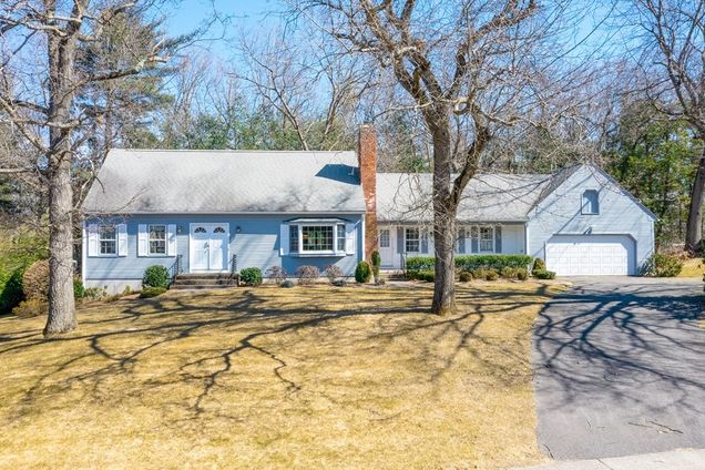 360 Pinewood Dr Longmeadow, MA House Sold - Photo 1 of 42. Opens carousel modal