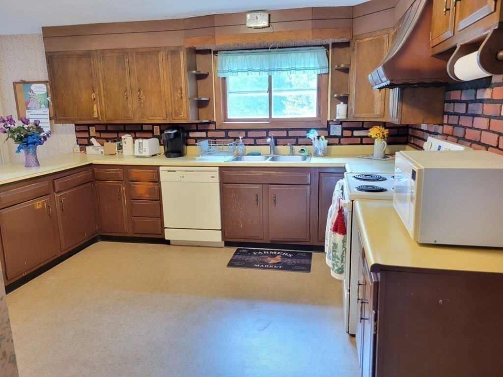 9 Otter River Rd, Templeton, MA 01468 | Estately 🧡 | MLS# 73029102