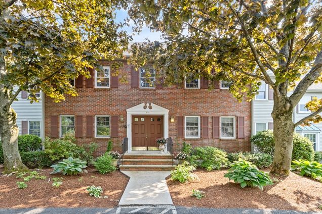 7 Valiant Way Unit 7 Salem, MA Condo Sold - Photo 1 of 32. Opens carousel modal