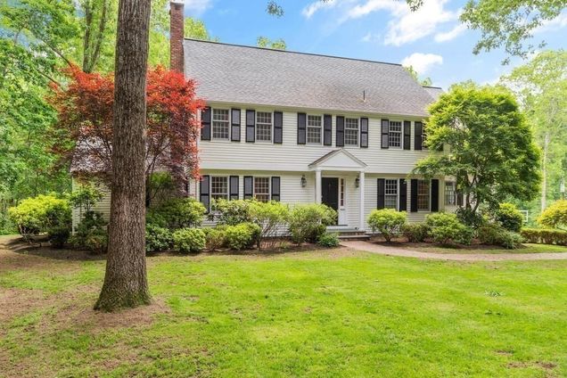 43 Highland Circle Wayland, MA House Sold - Photo 1 of 40. Opens carousel modal