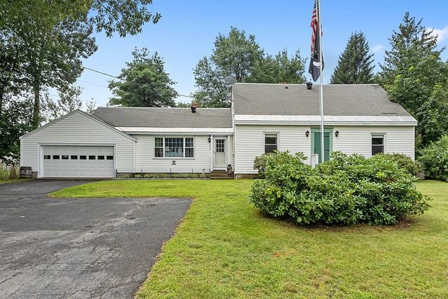 468 Main Street Townsend, MA House Sold - Photo 1 of 34. Opens carousel modal