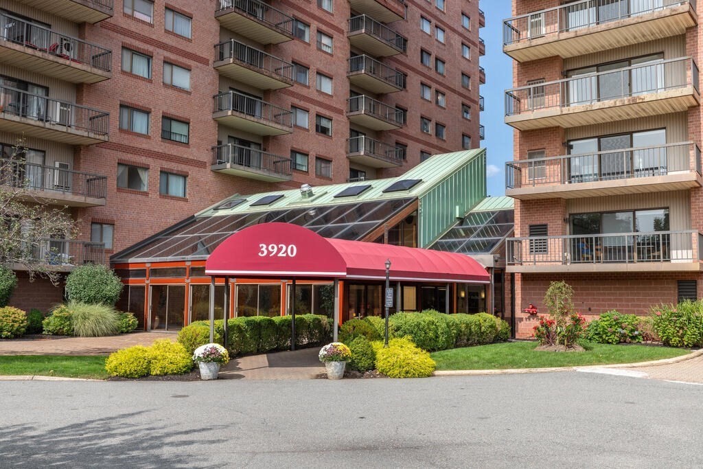 3920 Mystic Valley Pkwy Unit 913  