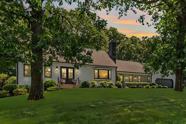 360 Pinewood Drive Longmeadow, MA House Sold - Photo 1 of 42. Opens carousel modal