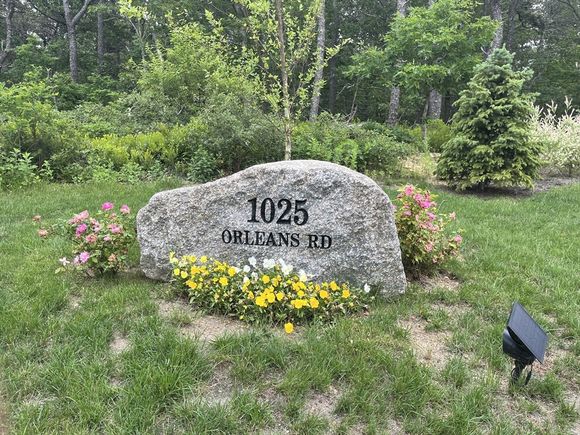 1025 Orleans Rd