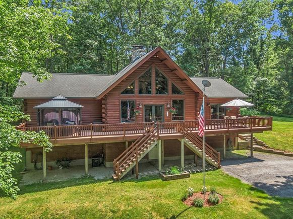 8 Turk Hollow Rd