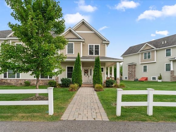 14 St James Unit 14 Andover, MA Condo Sold - Photo 1 of 42. Opens carousel modal