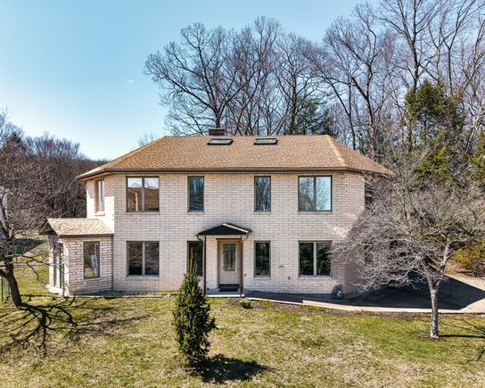 63 Jarvis Ave