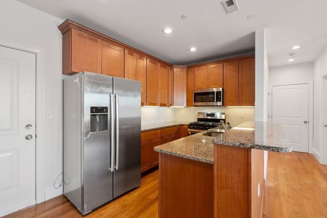 360 W 2nd Unit 11