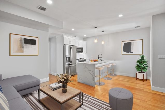 174 W 7th St. Unit 1