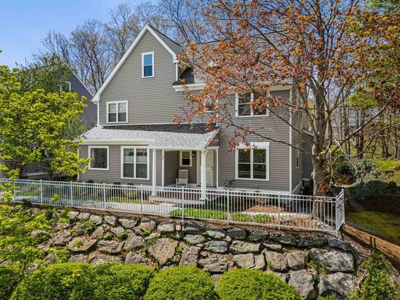 27 Pond Ln Unit 27 Burlington, MA Condo Sold - Photo 1 of 41. Opens carousel modal