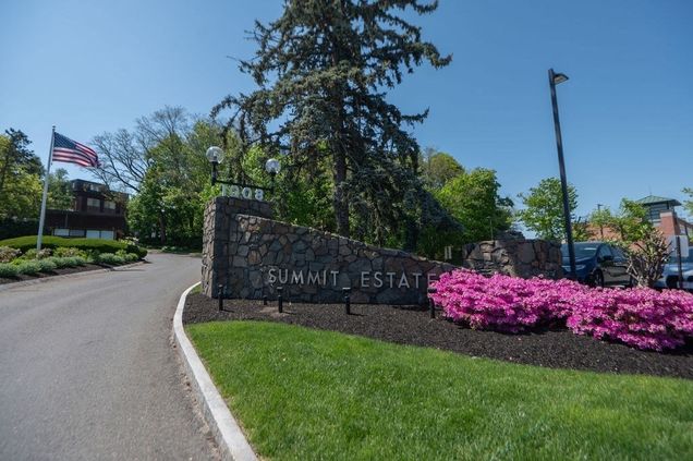 1002 Paradise Rd Unit PHH Swampscott, MA Condo Sold - Photo 1 of 36. Opens carousel modal