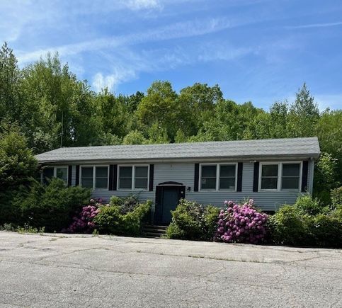 27 Douglas Rd
