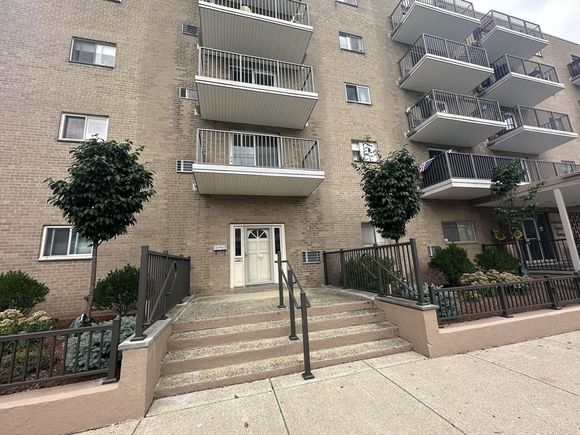 121 Tremont St Unit 1 Boston, MA Condo Active - Photo 1 of 17. Opens carousel modal