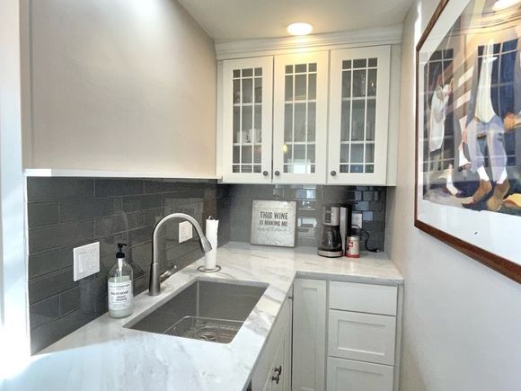 25 Mechanic St Unit 2 Marblehead, MA Apartment Active - Photo 1 of 18. Opens carousel modal