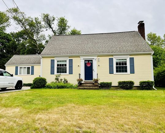 64 Park Ave W Unit 0 Weymouth, MA House Active - Photo 1 of 14. Opens carousel modal