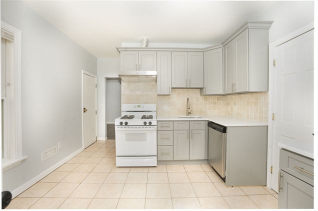 46 Wyllis Ave Unit 2 Everett, MA Apartment Active - Photo 1 of 26. Opens carousel modal