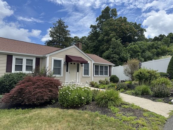 8 Grace Rd Woburn, MA House Active - Photo 1 of 10. Opens carousel modal