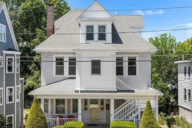 7 Harriet Ave Unit 2