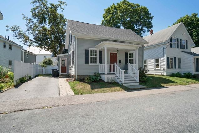4 Willow St Natick, MA House Active - Photo 1 of 25. Opens carousel modal