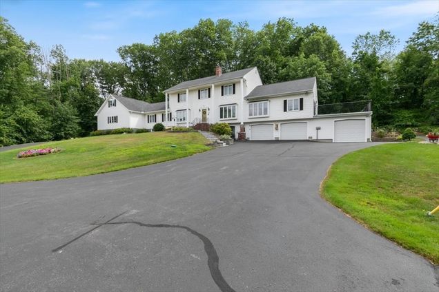 387 Main St. Unit 3 Salem, NH Apartment Active - Photo 1 of 18. Opens carousel modal