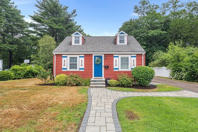 37 Idlewell St Weymouth, MA House Active - Photo 1 of 33. Opens carousel modal