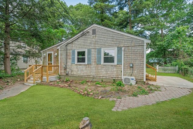 13 Hickory Rd