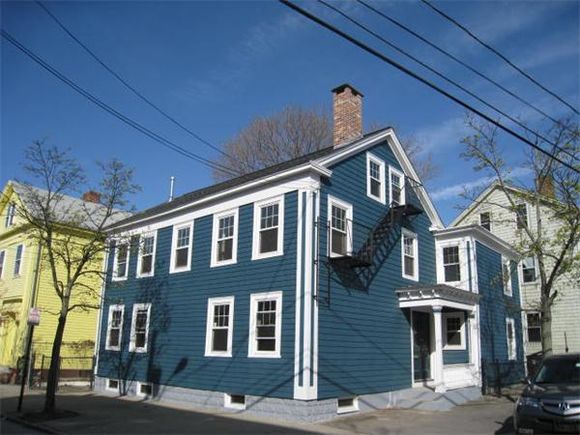 2 Ringgold St Unit 2 Providence, RI Apartment Active - Photo 1 of 20. Opens carousel modal