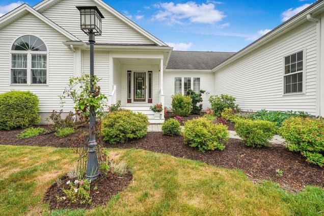 3075 Club House Drive