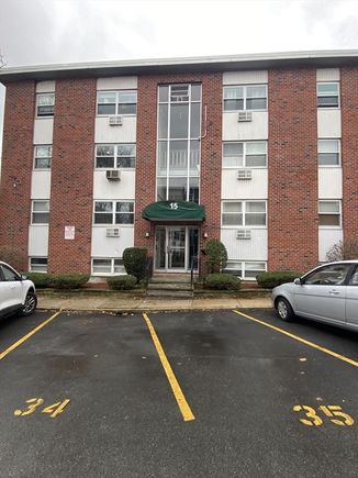 15 Commonwealth Court Unit 3 Boston, MA Condo Active - Photo 1 of 8. Opens carousel modal