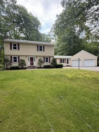 65 Laurel Rd