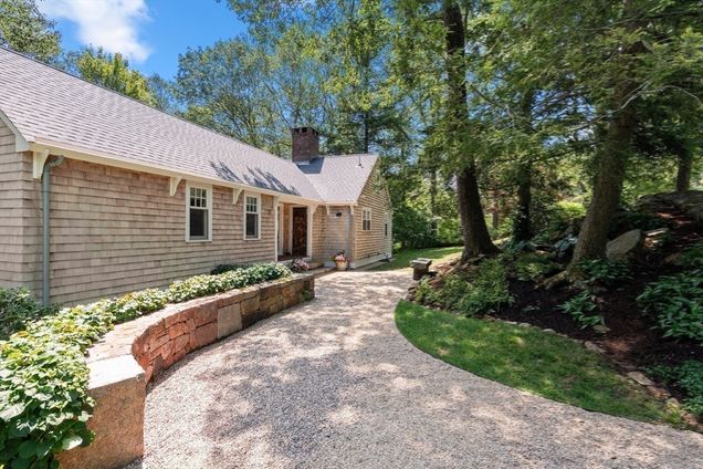 17 Woodcrest Rd.
