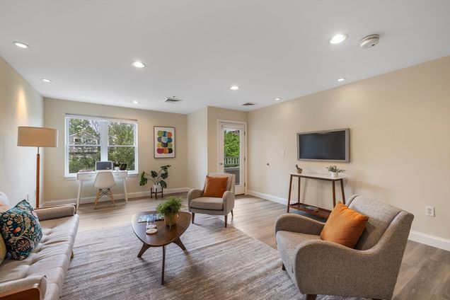 320 Rindge Ave Unit 303