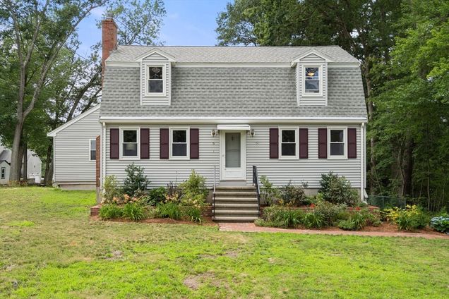 5 Rio Vista St. Billerica, MA House Active - Photo 1 of 41. Opens carousel modal