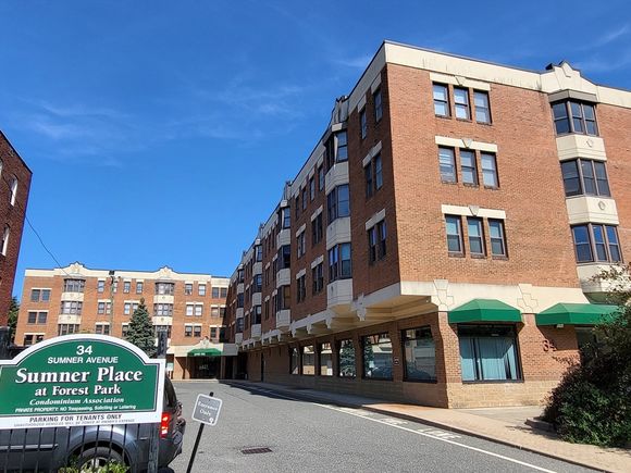 34 Sumner Ave Unit 208