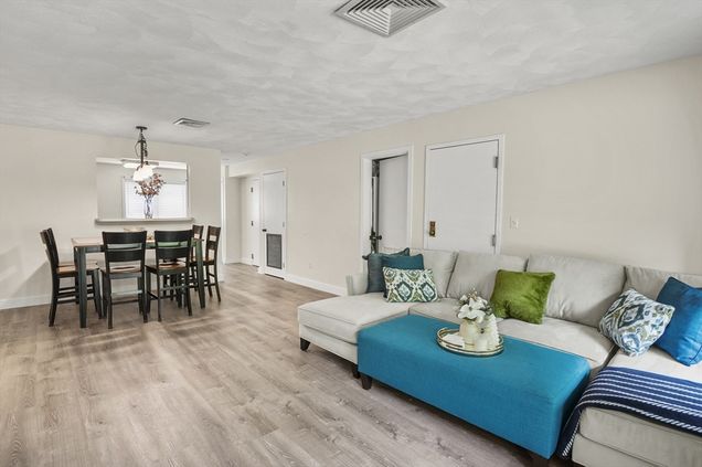 330 Sunderland Road Unit 2