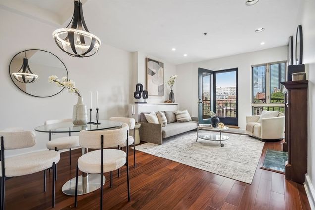 2 Clarendon St Unit 606