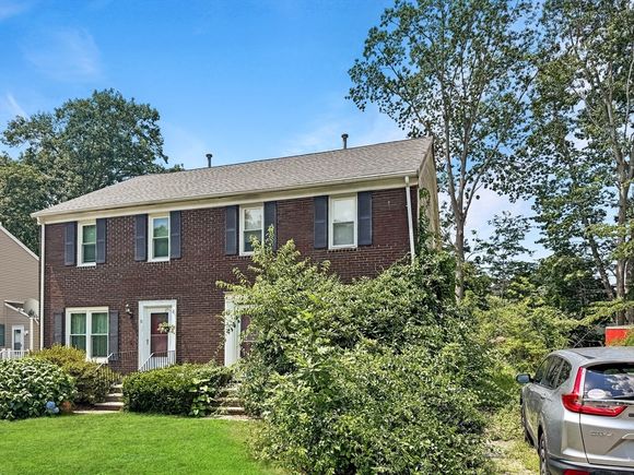 9 Riverbank Cir Unit 9