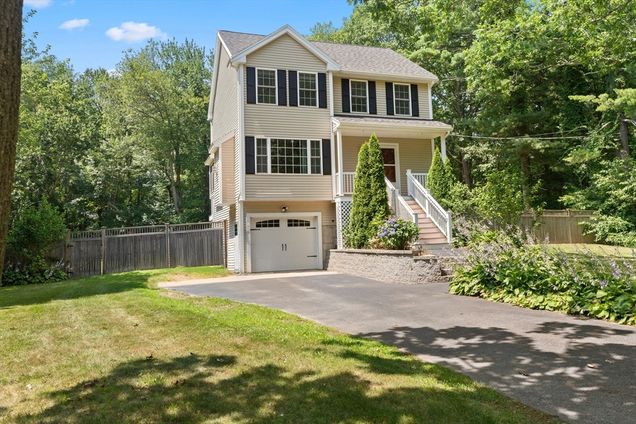 9 Bartlett St