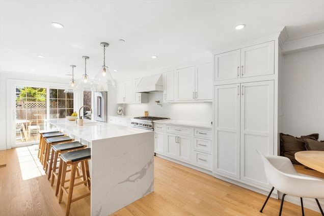 8 Hancock St