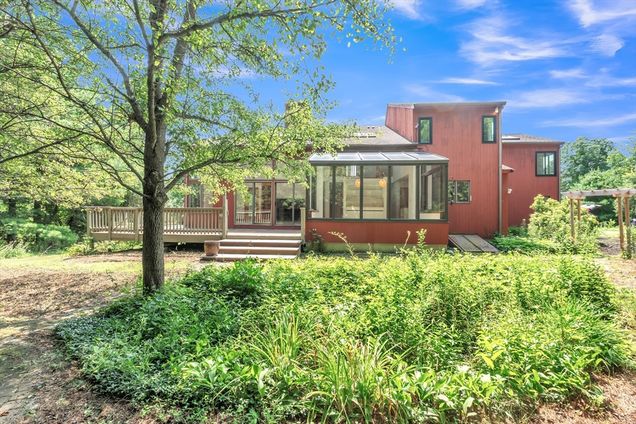 9 Stony Brook Rd