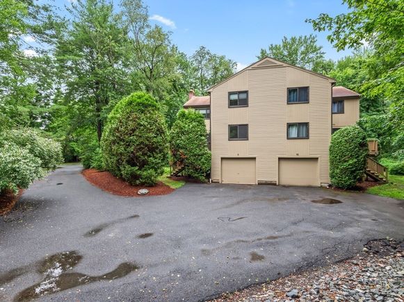 9 Treetop Park Unit 9